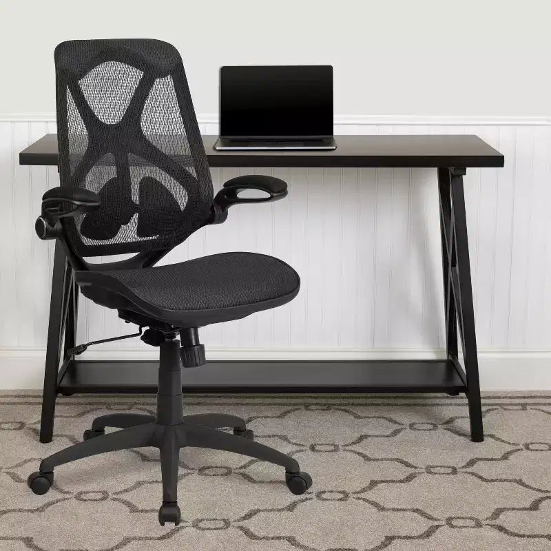 Chaise de bureau ergonomique Emma and Oliver à dossier haut en maille noire transparente avec 2 palettes et accoudoirs