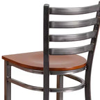 Tabouret de bar Emma et Oliver à dossier échelle en métal, avec finition transparente, pour restaurant