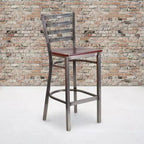 Tabouret de bar Emma et Oliver à dossier échelle en métal, avec finition transparente, pour restaurant