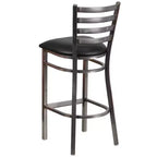 Tabouret de bar Emma et Oliver à dossier échelle en métal, avec finition transparente, pour restaurant