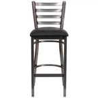 Tabouret de bar Emma et Oliver à dossier échelle en métal, avec finition transparente, pour restaurant