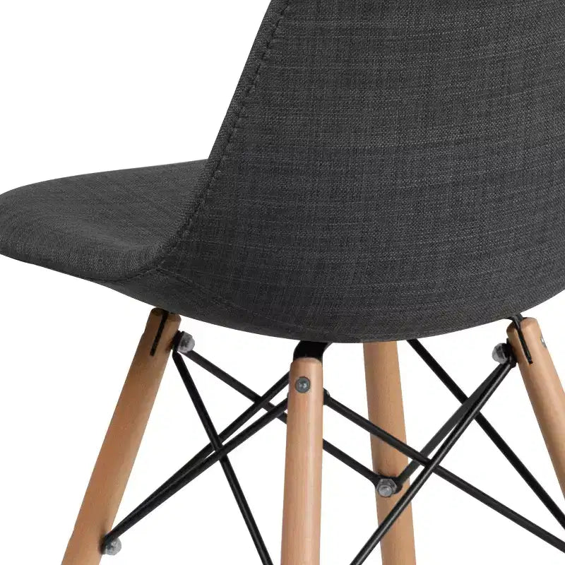 Chaise de salle à manger Emma et Oliver en tissu avec pieds en bois