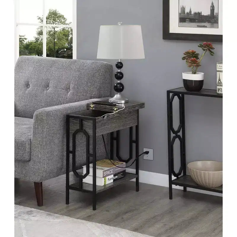 Table d'appoint Omega Flip Top avec station de recharge - Breighton Home