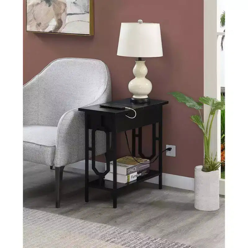 Table d'appoint Omega Flip Top avec station de recharge - Breighton Home