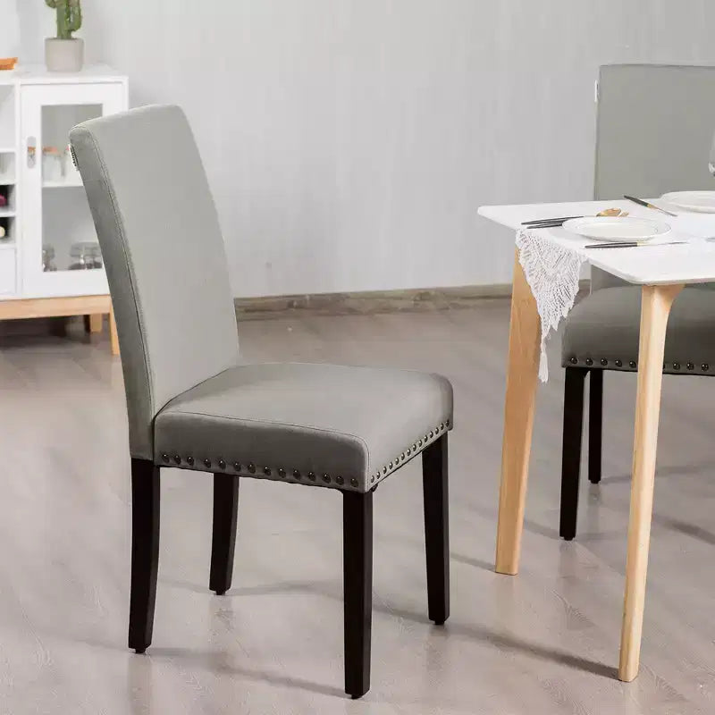 Lot de 2 chaises de salle à manger en tissu Costway rembourrées avec clous décoratifs