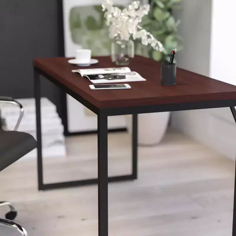 Bureau d'ordinateur Merrick Lane de 47 pouces avec cadre métallique ouvert