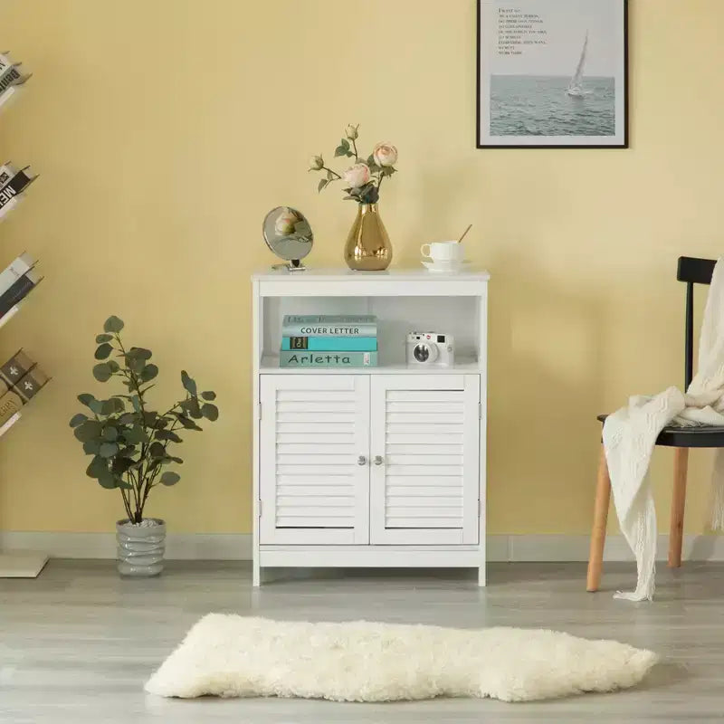 Meuble de salle de bain moderne en bois blanc Basicwise avec étagères réglables et deux portes à lattes horizontales