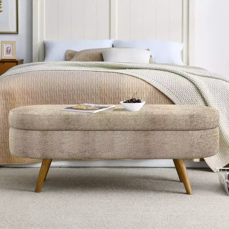 Banc de rangement ovale avec pieds en hévéa, Pouf capitonné moderne - ModernLuxe