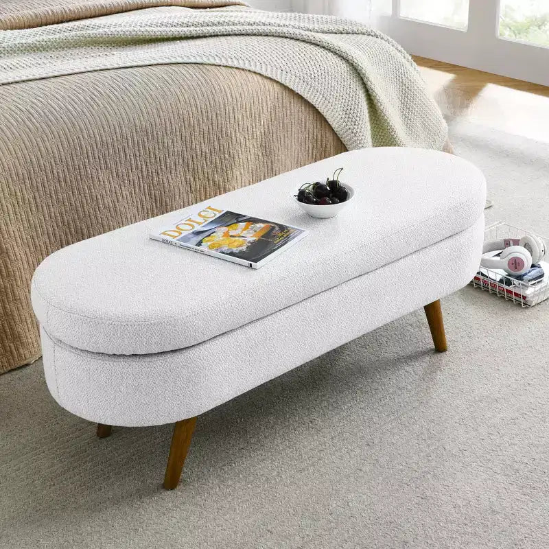 Banc de rangement ovale avec pieds en hévéa, Pouf capitonné moderne - ModernLuxe