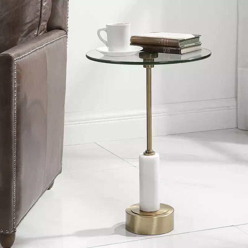 Table d'appoint ronde moderne Uttermost en laiton brossé, 40 cm de large, dessus en verre doré pour salon, chambre, chevet, entrée, maison