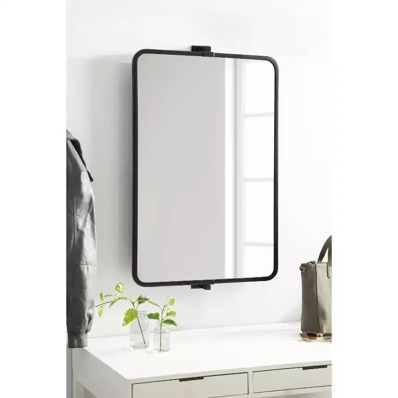 Miroir fonctionnel rectangulaire en métal Elijah de Kate and Laurel, 38x24, Noir